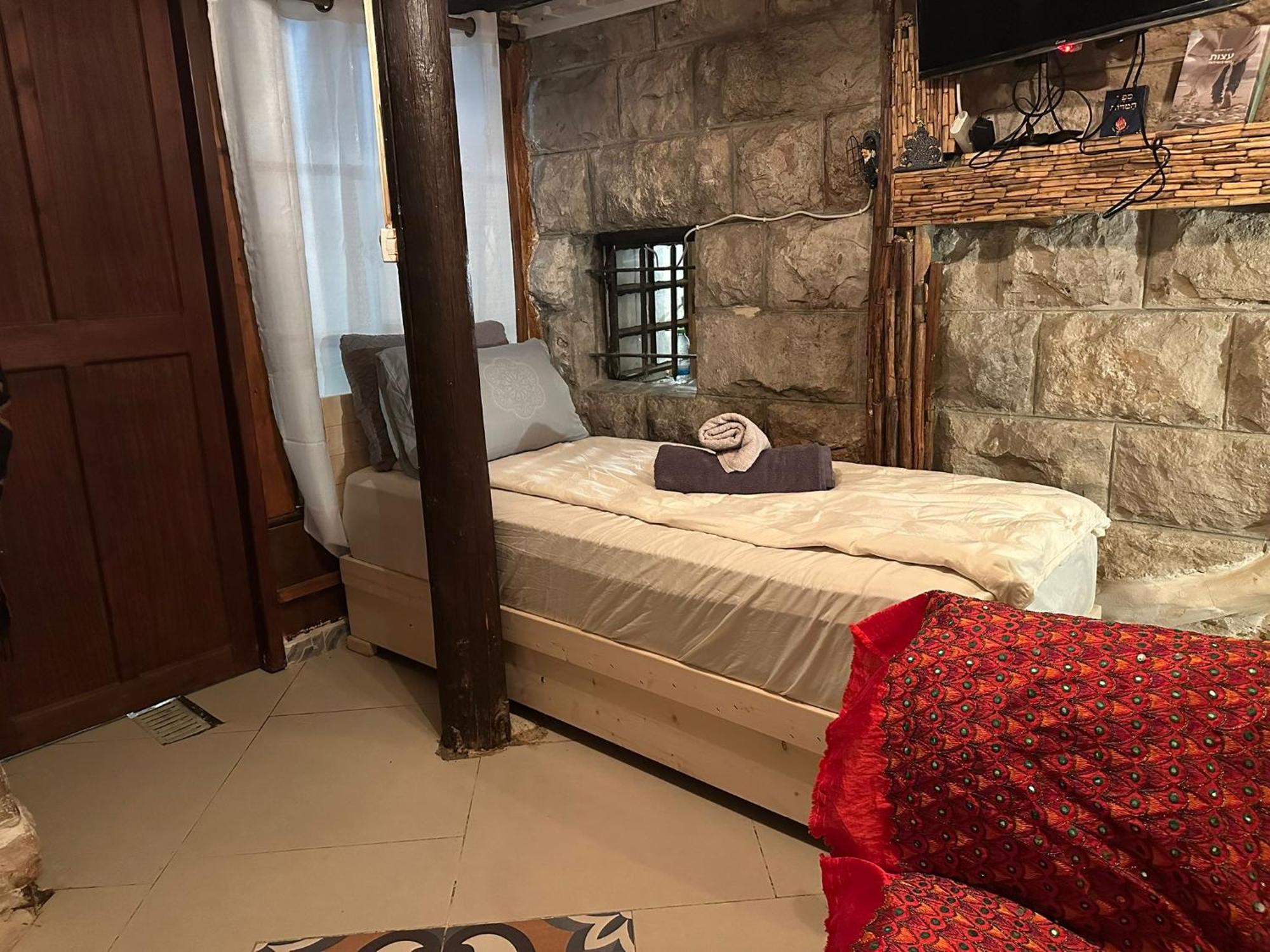 Sweet 'En Kerem View Bed & Breakfast Jerusalem Exterior photo