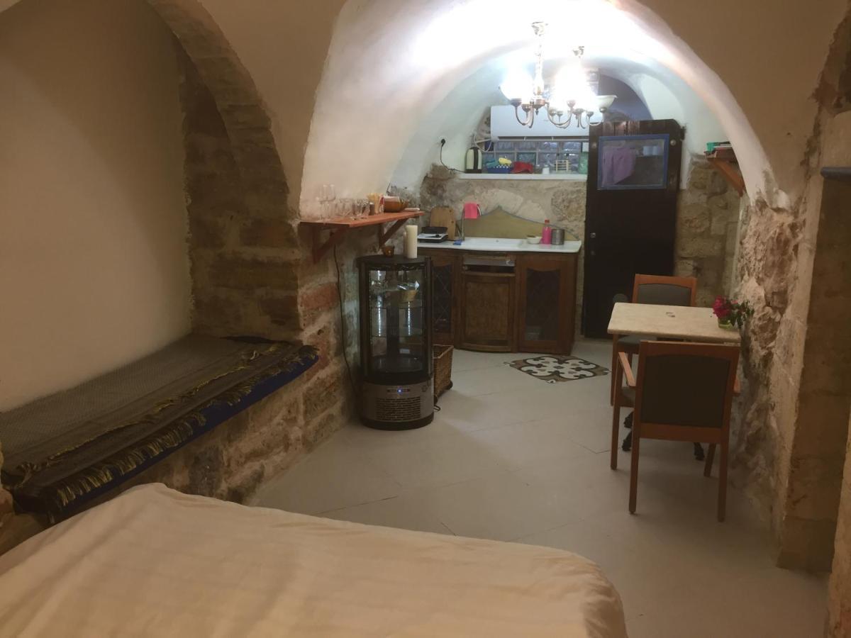 Sweet 'En Kerem View Bed & Breakfast Jerusalem Exterior photo